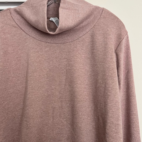 NEW. ALO CLARITY LONG SLEEVE SWEATSHIRT - Picture 6 of 10